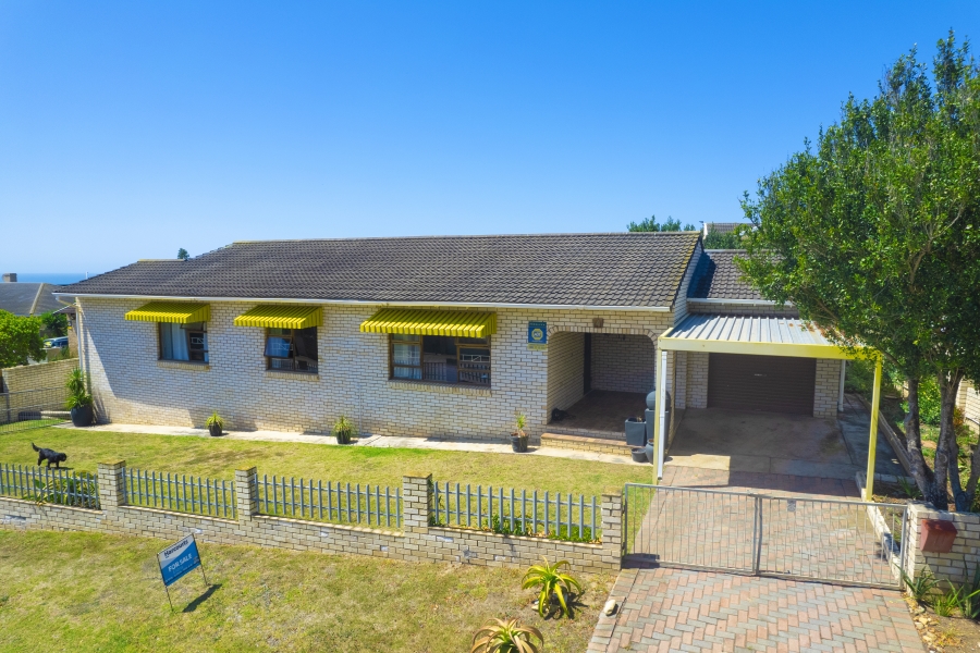 3 Bedroom Property for Sale in Wavecrest Eastern Cape
